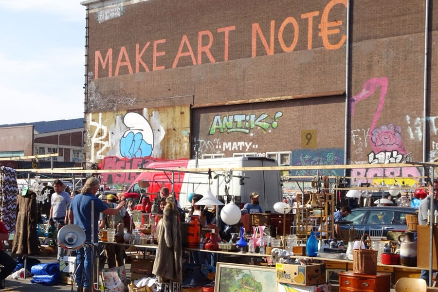 Secondhand in Amsterdam: Schnäppchen schießen vor den IJ-Hallen