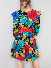 Laden Sie das Bild in den Galerie-Viewer, Ausgefallenes Vintage Kleid