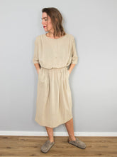 Laden Sie das Bild in den Galerie-Viewer, Beiges Kleid Vintage