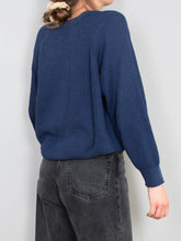 Laden Sie das Bild in den Galerie-Viewer, Blauer Strickpullover vintage