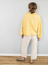 Laden Sie das Bild in den Galerie-Viewer, Blouson Gelb Seide