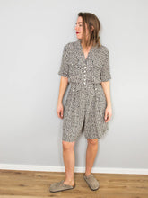 Laden Sie das Bild in den Galerie-Viewer, Blumiger Jumpsuit Vintage