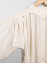 Laden Sie das Bild in den Galerie-Viewer, Bluse Gestreift Creme