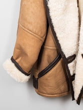 Laden Sie das Bild in den Galerie-Viewer, Braune Oversize Lederjacke