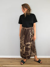 Laden Sie das Bild in den Galerie-Viewer, Brauner Rock Vintage