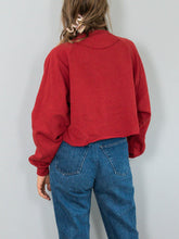 Laden Sie das Bild in den Galerie-Viewer, Chevignon Cropped Sweater