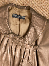 Laden Sie das Bild in den Galerie-Viewer, lederjacke vintage gold