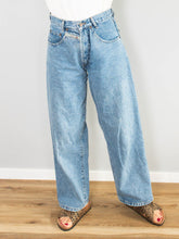 Laden Sie das Bild in den Galerie-Viewer, Diesel Vintage Jeans