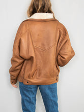 Laden Sie das Bild in den Galerie-Viewer, Gefütterte Lederjacke Lammfell