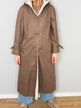 Laden Sie das Bild in den Galerie-Viewer, Gefuetterter Vintage Mantel