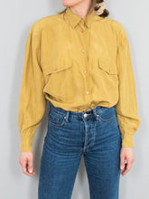 Laden Sie das Bild in den Galerie-Viewer, Gelbe Seidenbluse Vintage