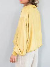 Laden Sie das Bild in den Galerie-Viewer, Gelbes Blouson Seide
