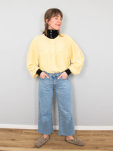 Laden Sie das Bild in den Galerie-Viewer, Gelbe seidenblusen