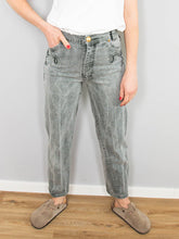 Laden Sie das Bild in den Galerie-Viewer, Graue Jeans Escada