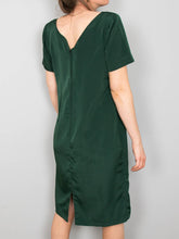 Laden Sie das Bild in den Galerie-Viewer, Gruenes Kleid Vintage
