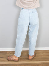Laden Sie das Bild in den Galerie-Viewer, High Waist JEans Vintage