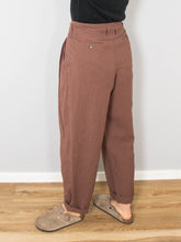 Laden Sie das Bild in den Galerie-Viewer, High Waist Hosen 