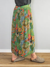 Laden Sie das Bild in den Galerie-Viewer, High Waist Plisseehose