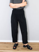 Laden Sie das Bild in den Galerie-Viewer, Hose Schwarz High Waist