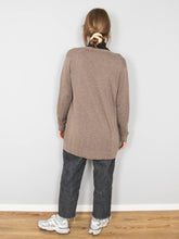 Laden Sie das Bild in den Galerie-Viewer, Iris von Arnim Secondhand