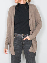 Laden Sie das Bild in den Galerie-Viewer, Iris von Arnim Secondhand Kaschmir