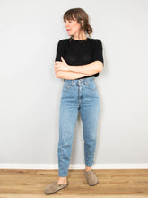 Laden Sie das Bild in den Galerie-Viewer, Jeans Armani Secondhand