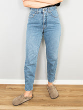 Laden Sie das Bild in den Galerie-Viewer, Jeans Armani Vintage