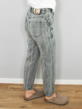Laden Sie das Bild in den Galerie-Viewer, Jeans Escada Vintage