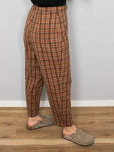 Laden Sie das Bild in den Galerie-Viewer, Karierte Hose Wolle