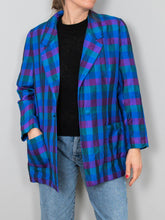 Laden Sie das Bild in den Galerie-Viewer, Karierter Seidenblazer