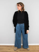 Laden Sie das Bild in den Galerie-Viewer, Kaschmir Cardigan Iris von Arnim