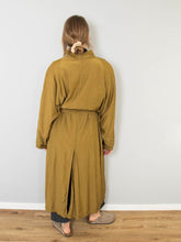 Laden Sie das Bild in den Galerie-Viewer, Khakifarbener Mantel Vintage