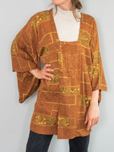 Laden Sie das Bild in den Galerie-Viewer, Kimono Seide Vintage