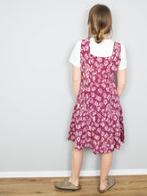 Laden Sie das Bild in den Galerie-Viewer, Kleid Seide Vintage_
