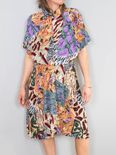 Laden Sie das Bild in den Galerie-Viewer, Kleid Vintage Abstrakt