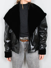 Laden Sie das Bild in den Galerie-Viewer, Kunstfell Jacke Vintage