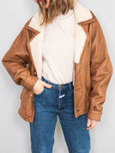 Laden Sie das Bild in den Galerie-Viewer, Lammfell Lederjacke