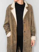 Laden Sie das Bild in den Galerie-Viewer, Lammfell Lederjacke
