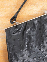 Laden Sie das Bild in den Galerie-Viewer, Lederclutch Schwarz Vintage