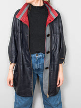 Laden Sie das Bild in den Galerie-Viewer,  Lederjacke Blau Vintage