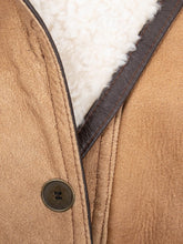 Laden Sie das Bild in den Galerie-Viewer, Lederjacken Vintage