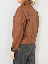 Laden Sie das Bild in den Galerie-Viewer, Lederjacken Vintage