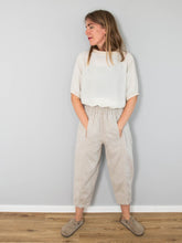 Laden Sie das Bild in den Galerie-Viewer, Leinenhose High Waist