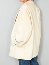 Laden Sie das Bild in den Galerie-Viewer, Mantel Creme Alpaka