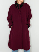 Laden Sie das Bild in den Galerie-Viewer, Mantel Vintage Wolle