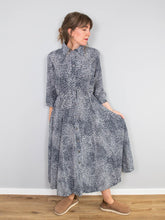 Laden Sie das Bild in den Galerie-Viewer, Maxikleid Vintage