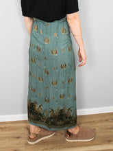 Laden Sie das Bild in den Galerie-Viewer, Maxirock Vintage