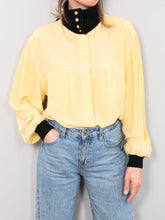 Laden Sie das Bild in den Galerie-Viewer, Oversize Seidenbluse