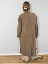 Laden Sie das Bild in den Galerie-Viewer, Oversize Mantel Seide