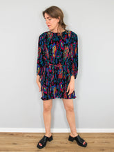 Laden Sie das Bild in den Galerie-Viewer, Plisseekleid Schwarz